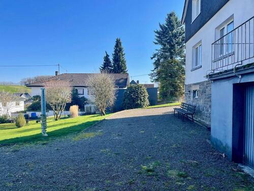 viel Platz hinter dem Haus - 