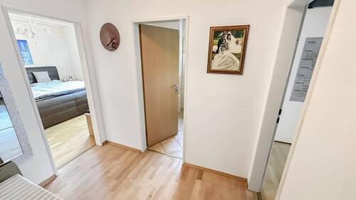 Flur - 3 Zimmer Etagenwohnung zum Kaufen in Bad Vilbel
