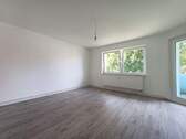 20250804_131945 - renoviert & in toller Lage - 699,00&nbsp;EUR Kaltmiete, ca.&nbsp; 64,40&nbsp;m&sup2;&nbsp;Wohnfl&auml;che