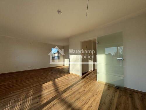 06 Wohnküche (unmöbliert) - 