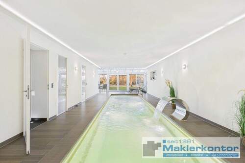 Schwimmbad mit Zugang zur Terrasse EG - 