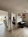 Diele/Flur mit Blick in beide Zimmer - 