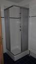 Duschkabine im Badezimmer - 