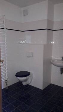 Badezimmer mit Dusche - 