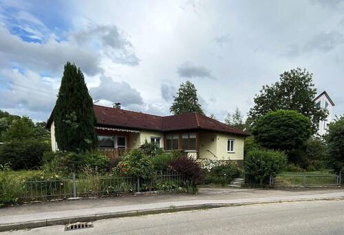 Bild 1 - Schönes, gepflegtes Einfamilienhaus in 89428 Syrgenstein, OT Landshausen