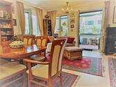 Wohnen und Essen und Zugang Terrasse - 4 Zimmer Etagenwohnung in Langen
