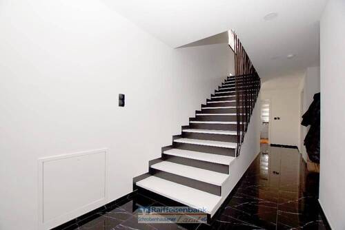 Innentreppe - 4 Zimmer Einfamilienhaus in Schrobenhausen