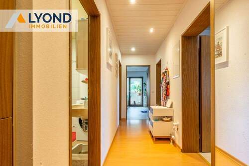 Flur - 2 Zimmer Etagenwohnung zum Kaufen in Aalen / Unterkochen