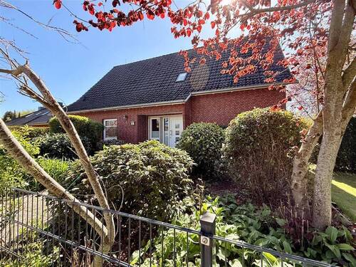 Straßenansicht - 5 Zimmer Einfamilienhaus in Aurich