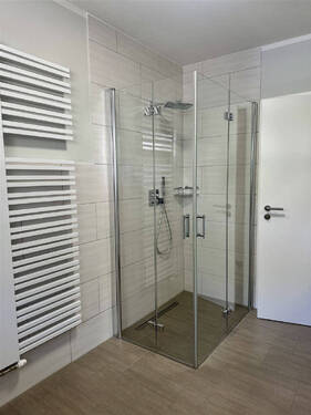mit barrierefreier Dusche - 
