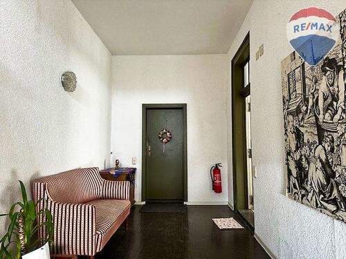 19 Treppenhaus Wohnungseimgang - 