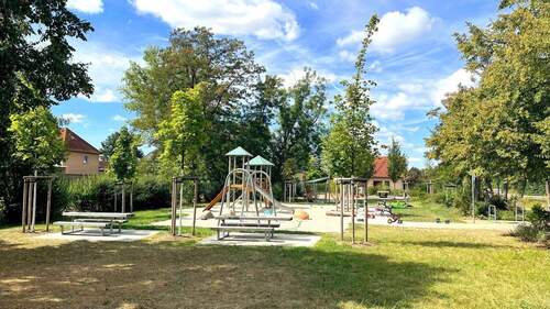 Spielplatz fußläufig in 3 Min - 