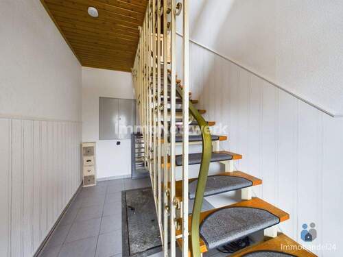 Treppe ins 1 OG - 