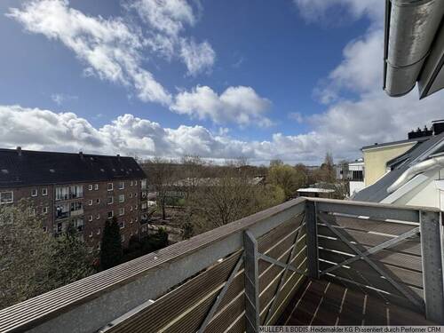 Über den Dächern von Ottensen - 2-Zi.-Wohnung mit Balkon über den Dächern der Stadt!