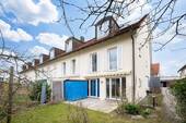 Westansicht - Top geschnittenes Reiheneckhaus in Garching