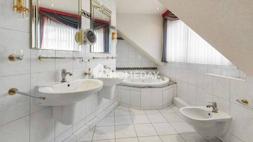 1. OG Badezimmer 1 - 