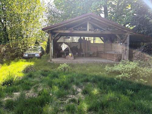 Doppelcarport im Gartenbereich - 