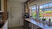 Die Küche mit hochwertigen Einbauten - 5 Zimmer Einfamilienhaus in Rastede