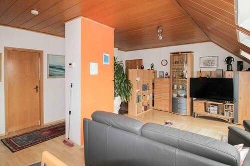 Wohn-/Essbereich - Gemütliche Dachgeschosswohnung in zentraler, dennoch ruhiger Lage nahe Hauptbahnhof!