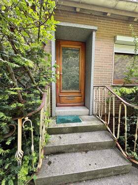 Hauseingang - 8 Zimmer Einfamilienhaus zum Kaufen in Weyhe