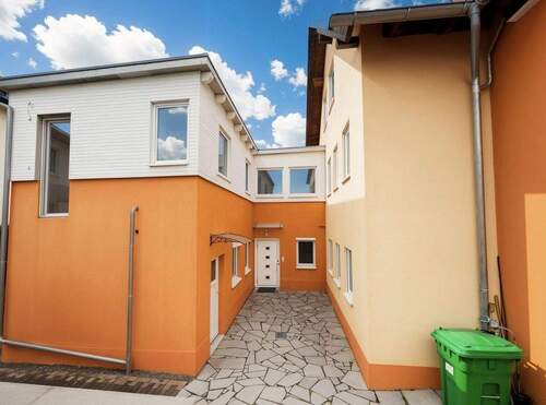 Einliegerwohnung - 1 Zimmer Mehrfamilienhaus, Wohnhaus in Empfingen