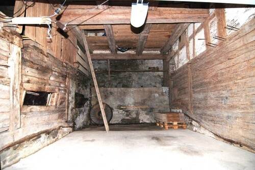 mit angrenzendem Schweinestall - 