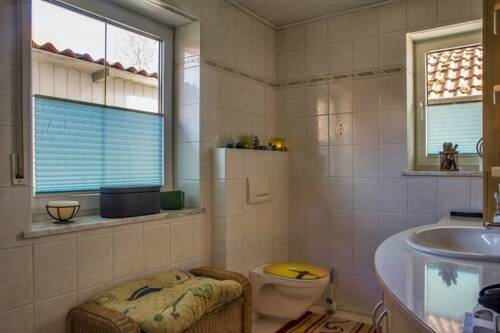 Toilette im Erdgeschoss - 