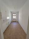 Helle Küche mit Fenster - Etagenwohnung mit 57,00 m&sup2; in Görlitz zur Miete