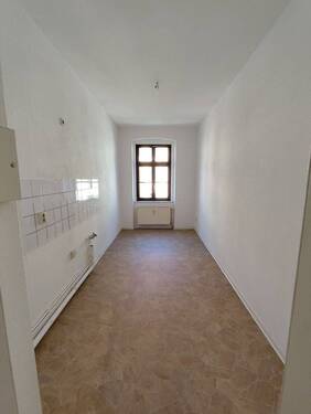 Helle Küche mit Fenster - Etagenwohnung mit 57,00 m&sup2; in Görlitz zur Miete
