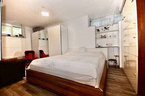 Schlafzimmer 2 im Souterain mit Süd:Ost Ausrichtung - 