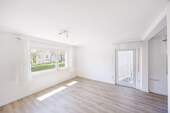 Wohnzimmer 1. OG - 4 Zimmer Einfamilienhaus zum Kaufen in Sachsenheim