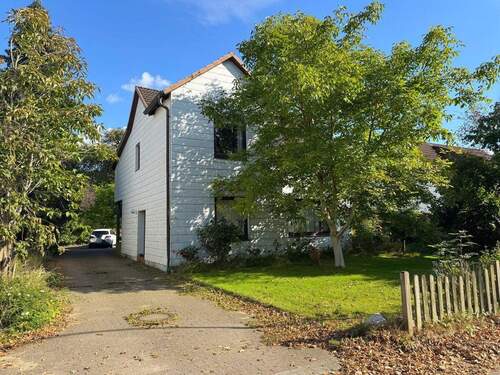 Zweifamilienhaus - 8 Zimmer Mehrfamilienhaus, Wohnhaus zum Kaufen in Kummerfeld