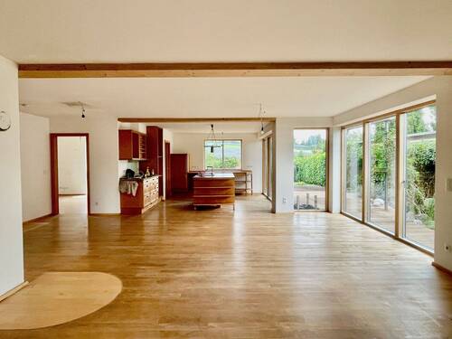 Wohnzimmer - 6 Zimmer Mehrfamilienhaus, Wohnhaus zum Kaufen in Markdorf