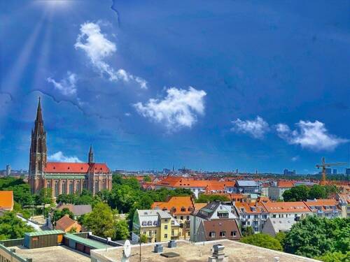 Panoramablick über München - Helle 1-Zimmer-Wohnung mit Loggia & Blick über München