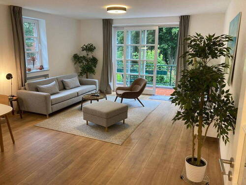 Wohnzimmer 1 - Wunderschöne 3-Zimmer Wohnung in Düsseldorf-Kaiserswerth mit TG Platz Provisionsfrei