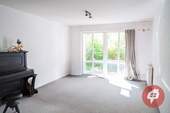 Wohnzimmer mit Terrassenzugang - 