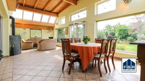 Massiv angebauter Wintergarten - 