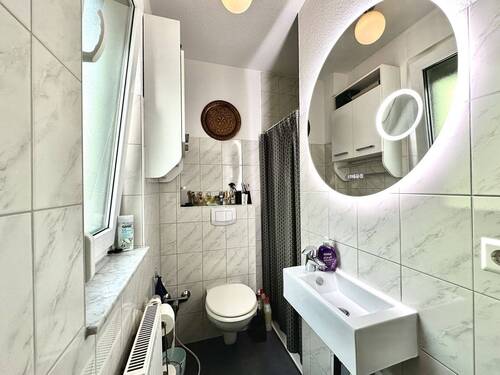 Gäste WC mit Dusche - 