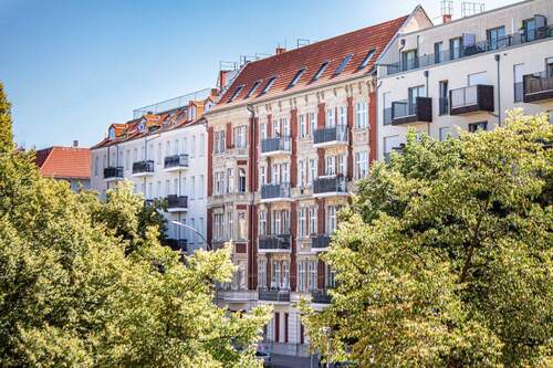 Hausansicht - 3 Zimmer Etagenwohnung zum Kaufen in Berlin
