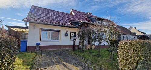 Objektansicht Frontal - 6 Zimmer Doppelhaushälfte zum Kaufen in Wolsdorf