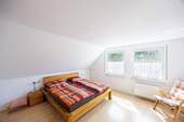 Schlafzimmer - 6 Zimmer Doppelhaushälfte zum Kaufen in Remseck am Neckar