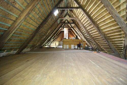 großzügiger Dachboden - 