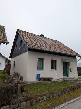 Hausansicht - RESERVIERT! Eging am See: Kleines bezahlbares Häuschen. PROVISIONSFREI!