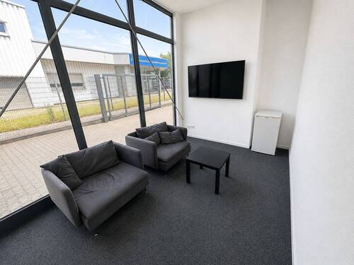 Büro/Aufenthalt Halle 1 - 