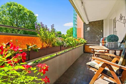 Loggia, Markise - 4 Zimmer Etagenwohnung in Düsseldorf