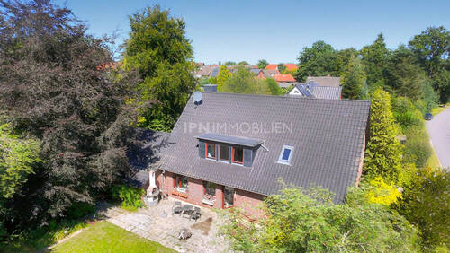 Hausansicht (Drohnenaufnahme) - 8 Zimmer Einfamilienhaus zum Kaufen in Hanstedt