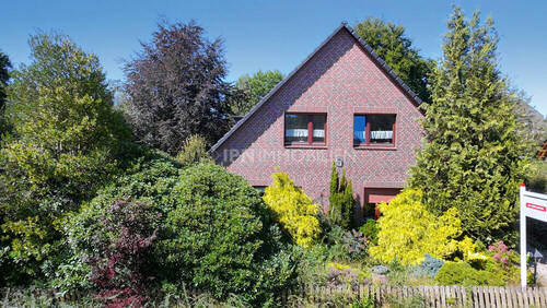Hausansicht (Drohnenaufnahme) - 8 Zimmer Einfamilienhaus in Hanstedt