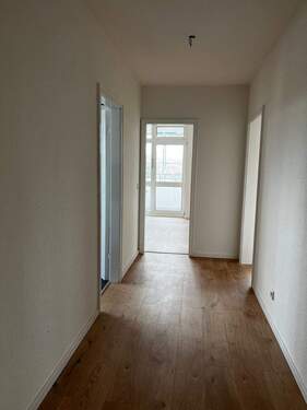 Flur - Etagenwohnung mit 79,00 m&sup2; in Frankfurt am Main zur Miete