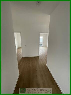 Flur - Etagenwohnung mit 115,30 m&sup2; in Wittlich zur Miete
