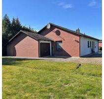 Bungalow mit Anbaufläche mitten im Maschener Dorf - Seevetal